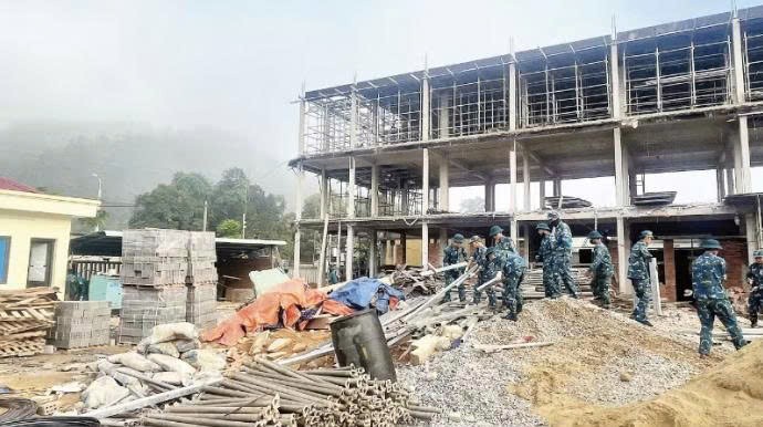Sắp xếp trường lớp, nâng chất lượng giáo dục