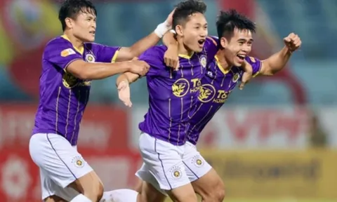 Hà Nội FC tiếp tục mạch thắng, bám sát ngôi đầu