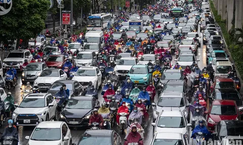 Hà Nội: Nhiều tuyến phố ùn tắc trong ngày mưa rét ngày đầu tuần